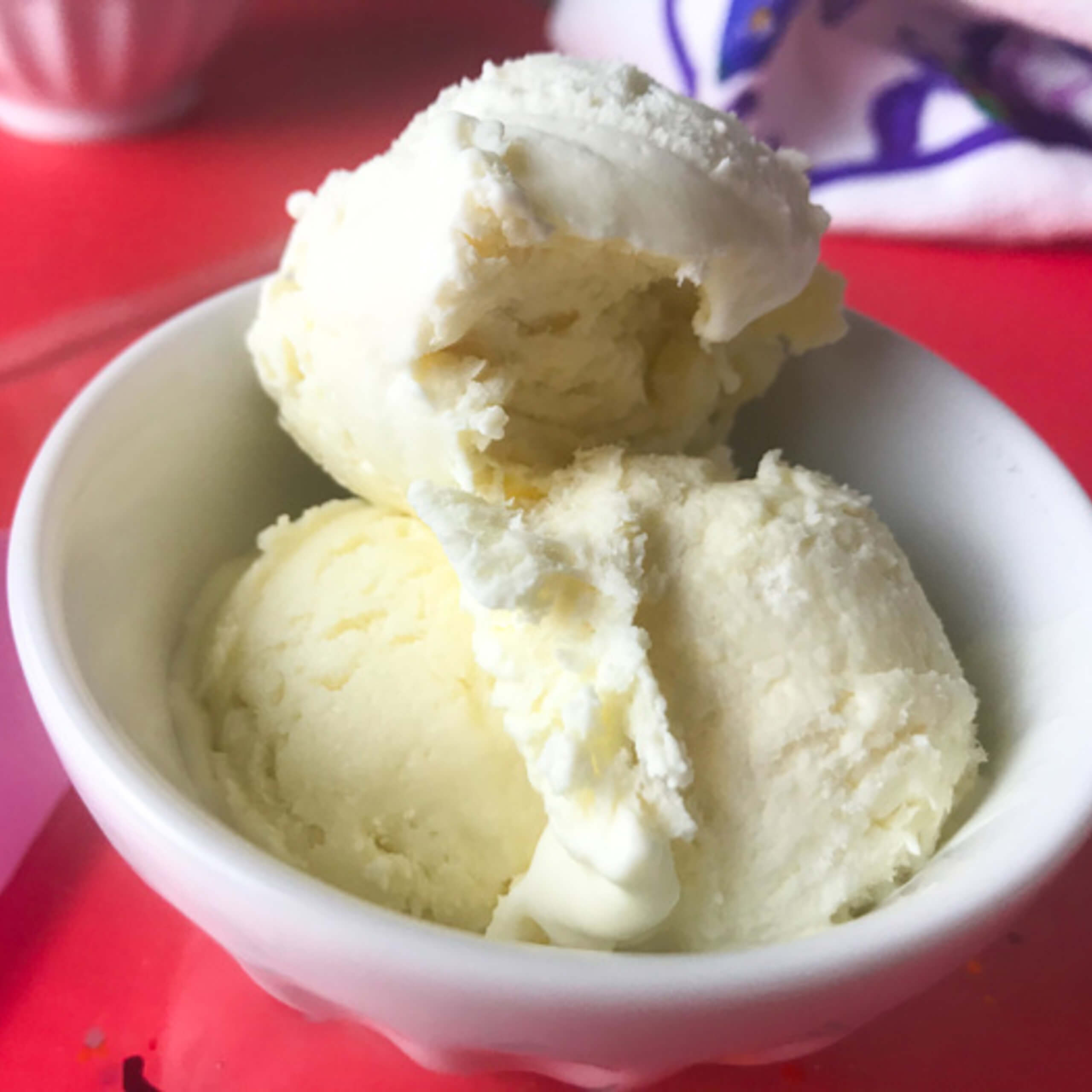 No Churn Vannilla Ice cream | My Curated Tastes