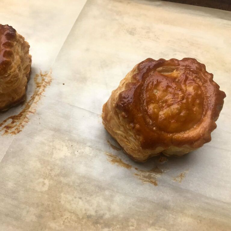 baked puff pastry cups