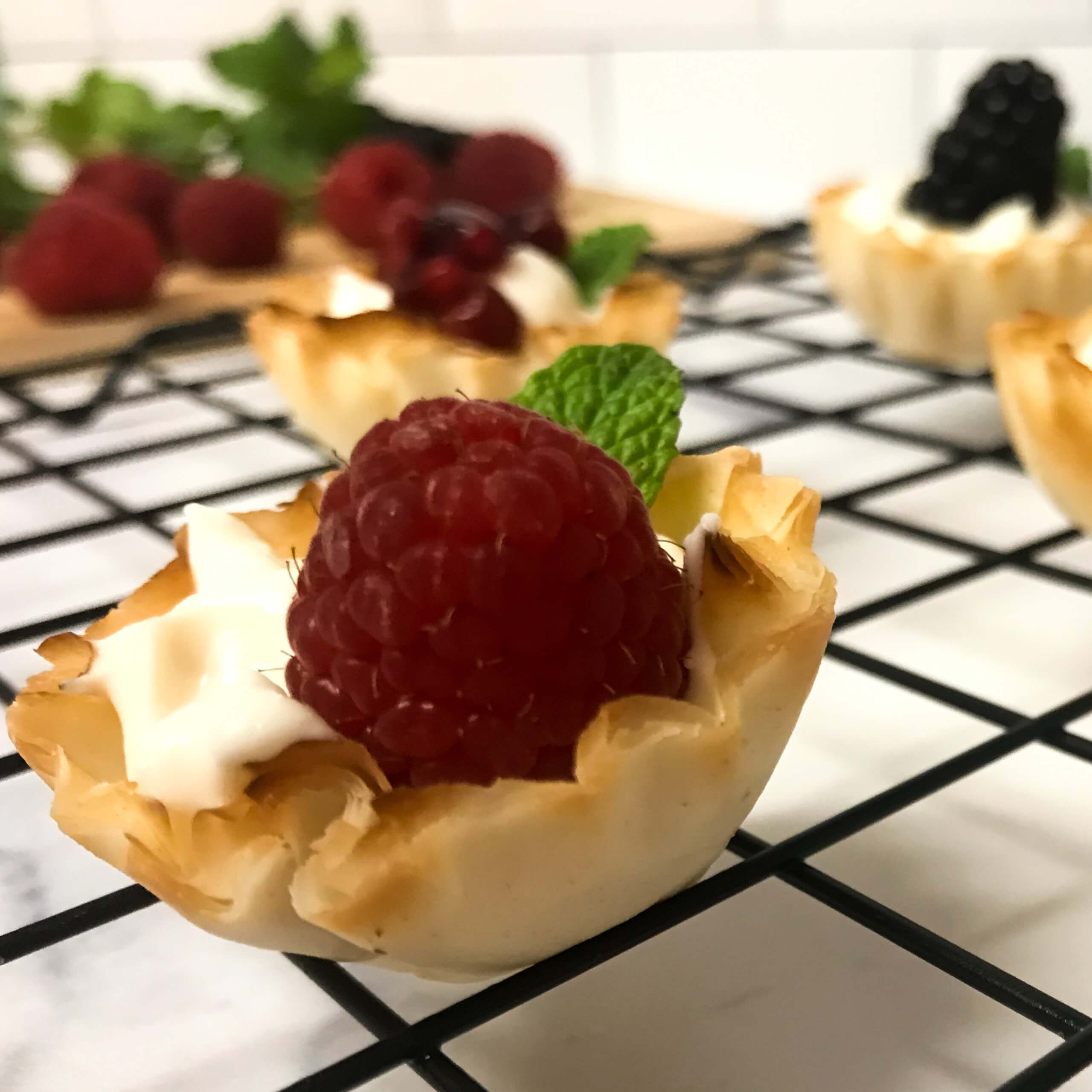 Mini Cheesecake Tarts With Fruit | My Curated Tastes