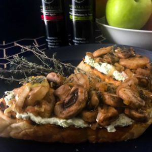 Herbed-Goat-Cheese-Mushroom-and-Apple-Bruschetta-8