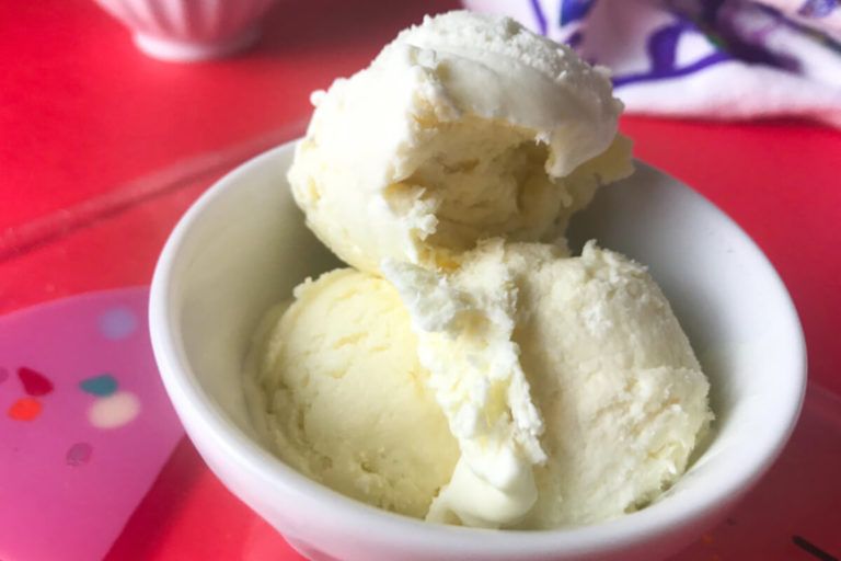 bowl of no churn vanilla ice cream
