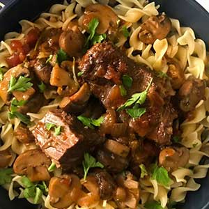 Braised-Beef-Short-Ribs-with-Mushrooms-and-Onions