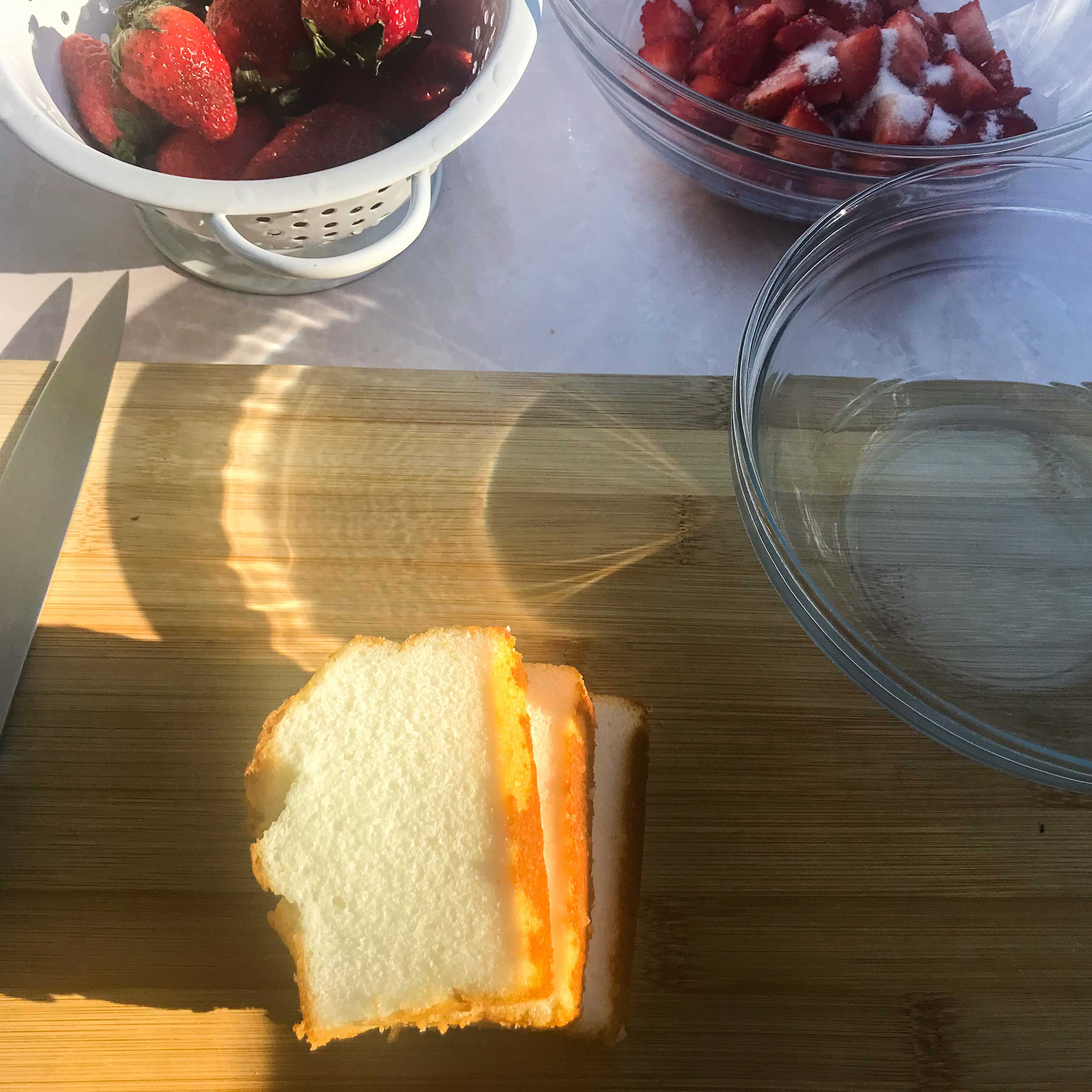 Mini-Strawberries-and-Cream-Parfaits-2