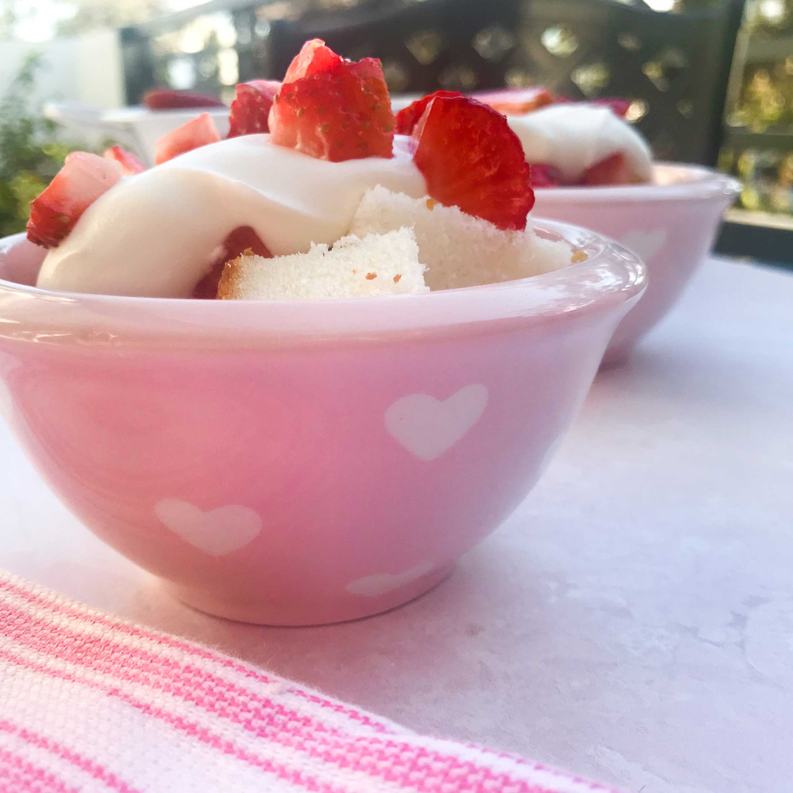 Mini-Strawberries-and-Cream-Parfaits-5