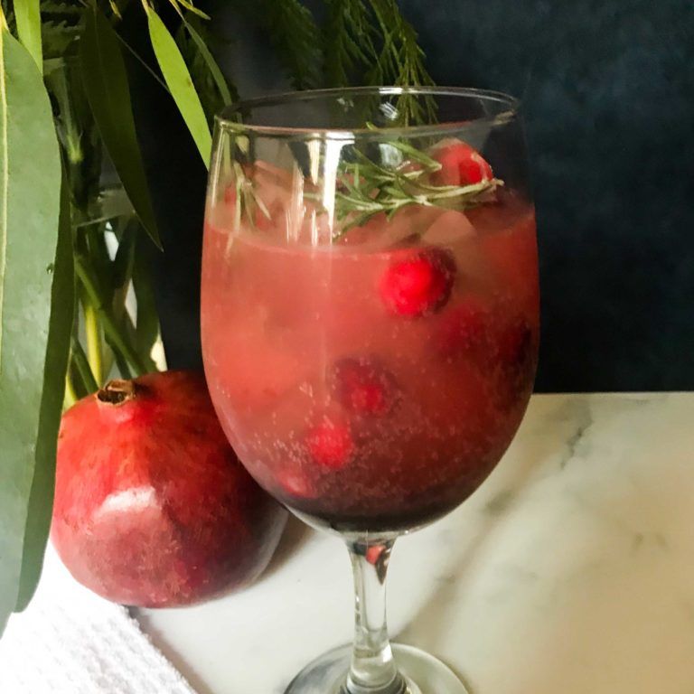 Pomegranate-Spritzer