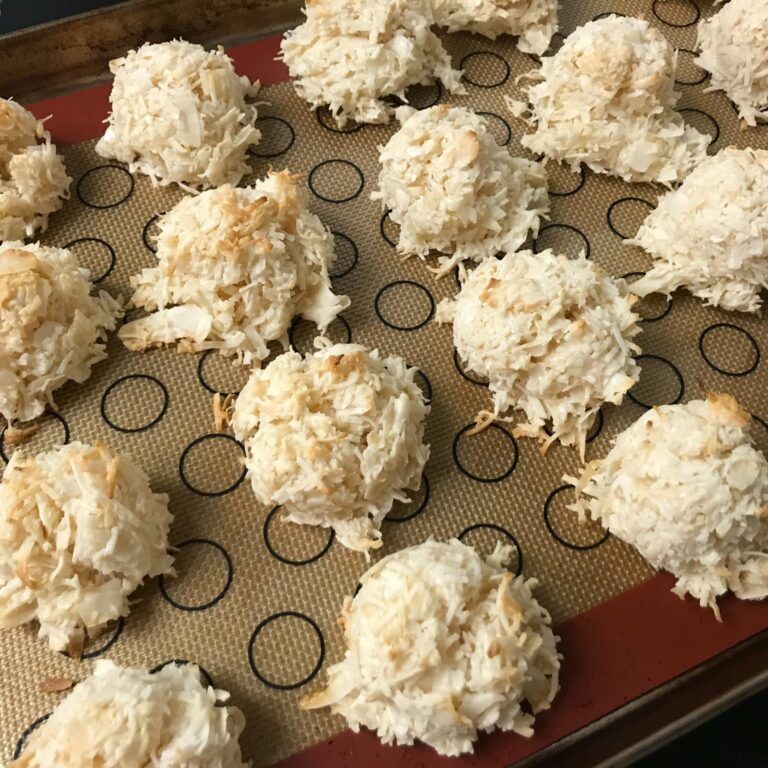 baked macaroons.