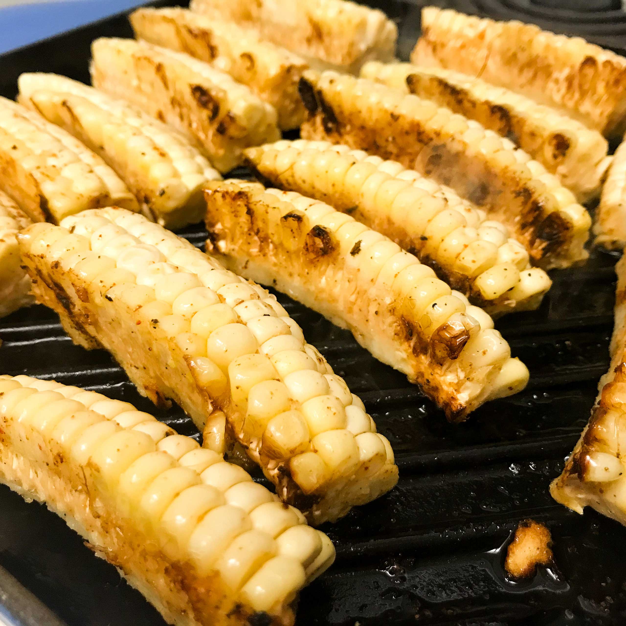 grilled corn on the grill pan