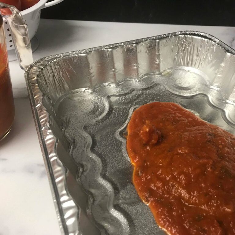 tin foil baking pan with sauce