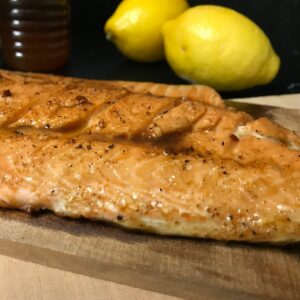 cooked salmon with lemons