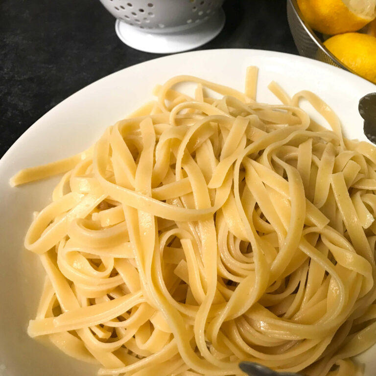 cooked pasta in a bowl.
