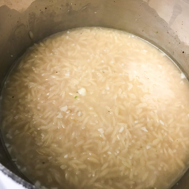 cooked rice in pot.
