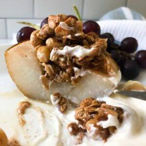 Roasted-Pears-With-Granola-Yogurt-Maple-Syrup