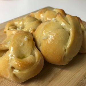 Garlic-Knots with salt.