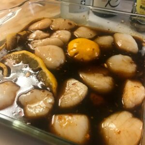 scallops marinating.