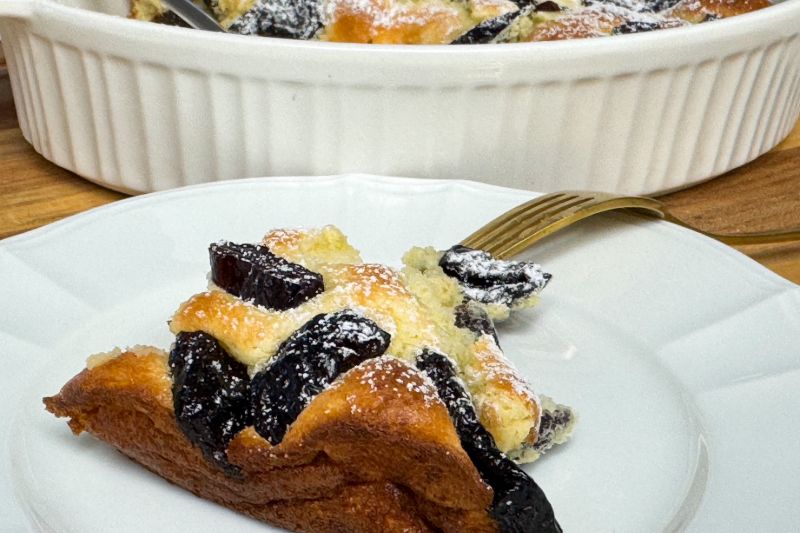 a serving of clafoutis.