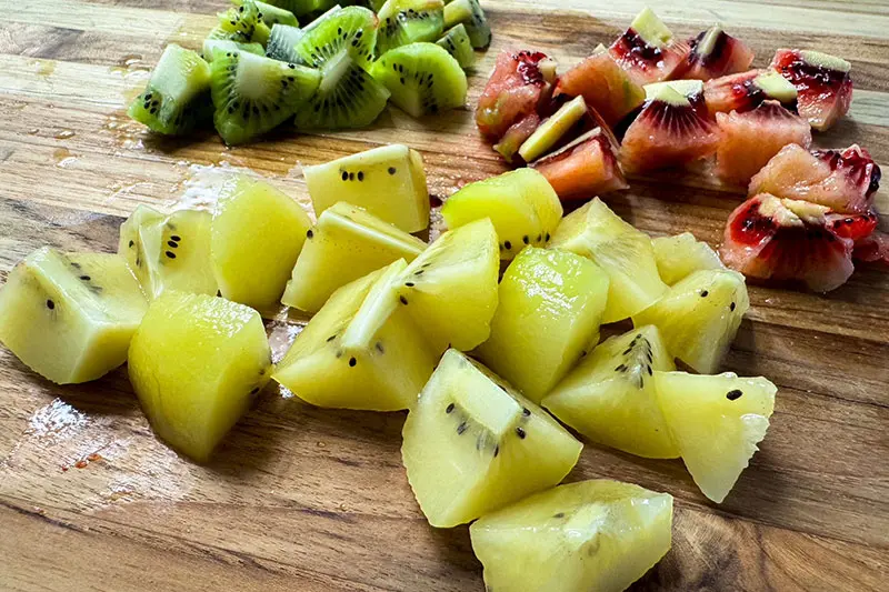 kiwis cut into large dice.