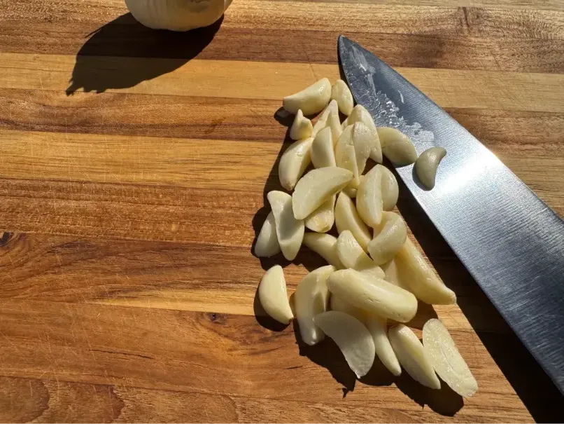 sliced garlic.