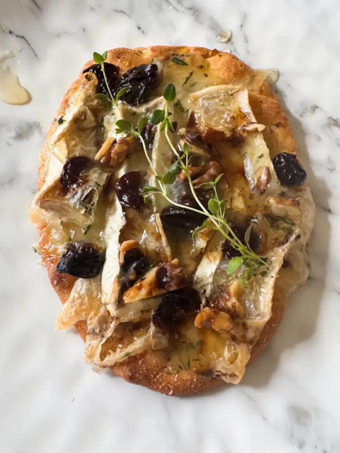 cherry-brie-honey-walnut-flatbread.